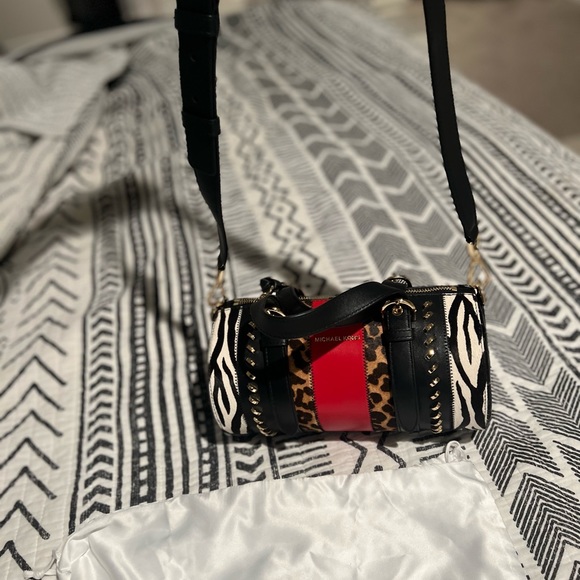 Michael Kors animal print purse with matching wallet - Picture 3 of 6